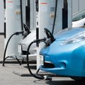 Svarstančiųjų persėsti į elektromobilį ABC: ką būtina žinoti apie sutaupytus degalus, lengvatas ir finansinę paramą