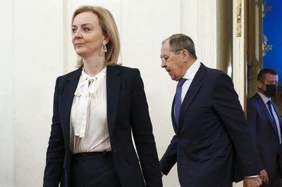 Liz Truss, Sergejus Lavrovas