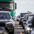Prieš šventinį savaitgalį – perspėjimas vairuotojams: šiose Lietuvos vietose formuosis spūstys, siūlo rinktis kitus maršrutus
