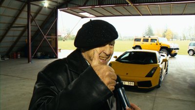 Senjoras 80-mečio proga pasidovanojo „Lamborghini“