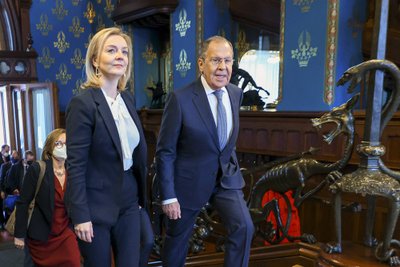 Liz Truss, Sergejus Lavrovas