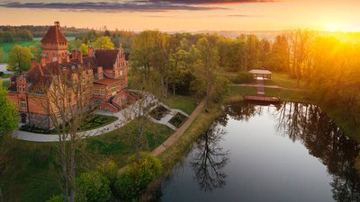 Jaunmuokų pilis, jos istorija ir Pūres apylinkės Latvijoje