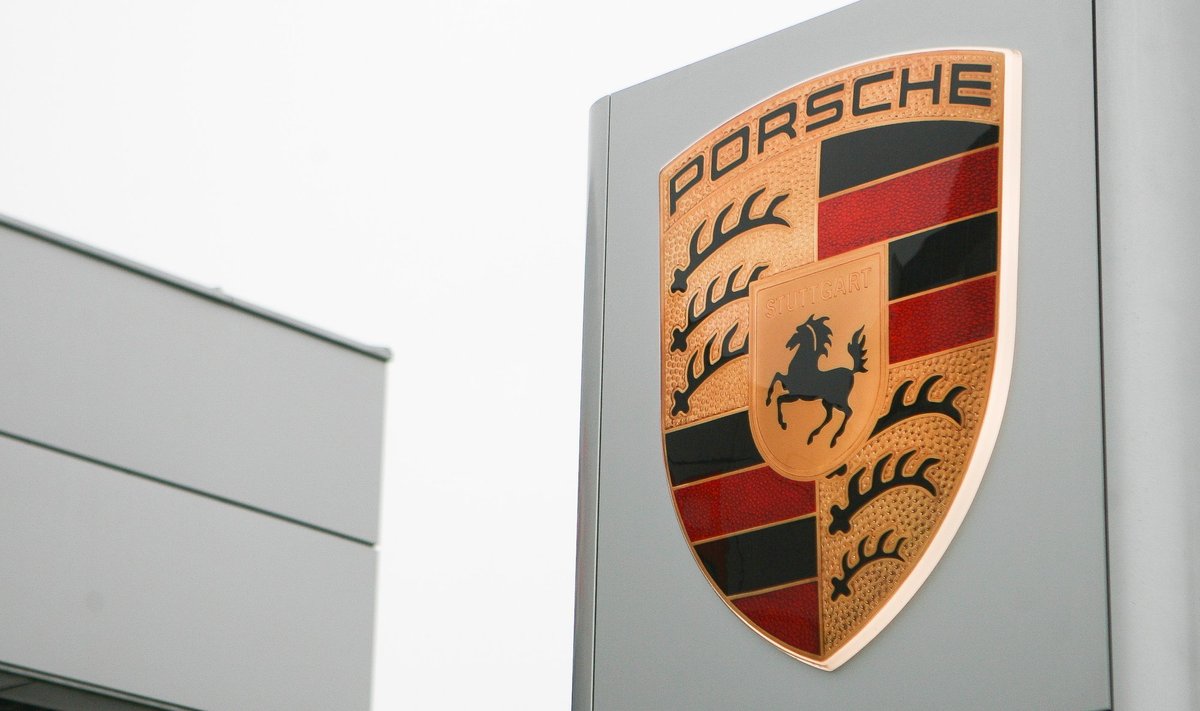 Biurus „Porsche“ biuruose – kratos: biurus ir darbuotojų namus krėtė 200 ...