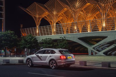 Hibridinis "Bentley Bentayga"