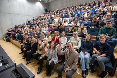 Moksleivių konferencija Nuo dirbtinio intelekto iki Antikos