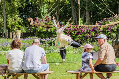 „Gėlių, meno ir meilės festivalis”