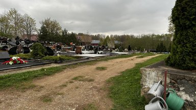 Neeilinė situacija Telšių rajone: 15 metų žmonės laidojami ten, kur to daryti negalima 