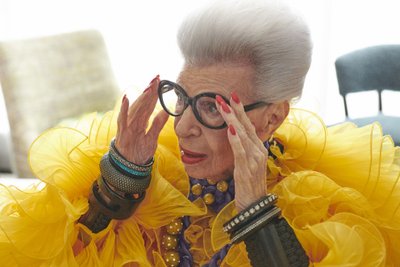 „H&M“ ir šimtametė mados ikona Iris Apfel kuria bendrą kolekciją