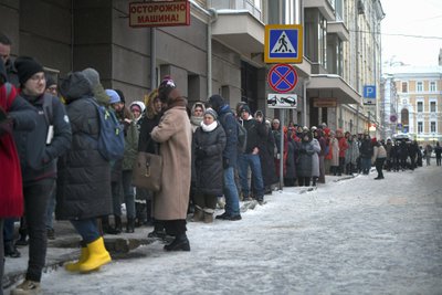 Tūkstančiai rusų stovi eilėse palaikyti Borisą Nadeždiną