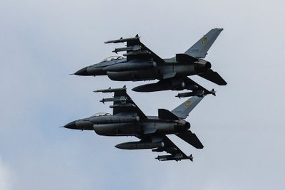 Buvę Danijos naikintuvai F-16 perduoti Ukrainai