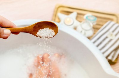Pėdų plovimas turi būti taisyklingas, ne per dažnas ir ne per retas