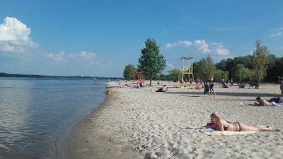 Dnipro upės paplūdimiai saloje