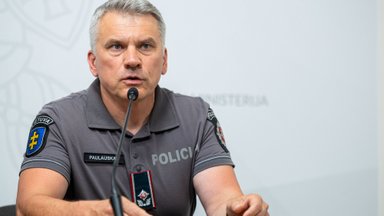 Tiesiogiai – iš VRM: spaudos konferencija dėl į Lietuvos oro erdvę įskridusio bepiločio orlaivio