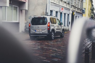 Konkurso "Metų automobilis 2019" komisijos nariai įsitikinę, kad tikėti gamintojų pažadais apie degalų sąnaudas, jau galima