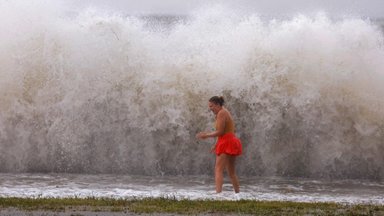 Ar tikrai uraganai „Milton“ ir „Helene“ sukurti dirbtinai ir naudingi Kamalai Harris?