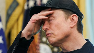 Vyras pateko į sudėtingą situaciją: Rusija pasiūlė Muskui politinį prieglobstį