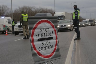 Policija tikrina išvykstančius iš Kauno