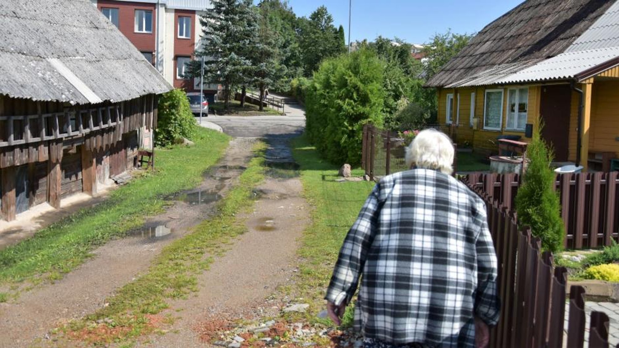Plungę siaubė smarki liūtis, užtvino miesto gatvės: gyventojai skendo ...