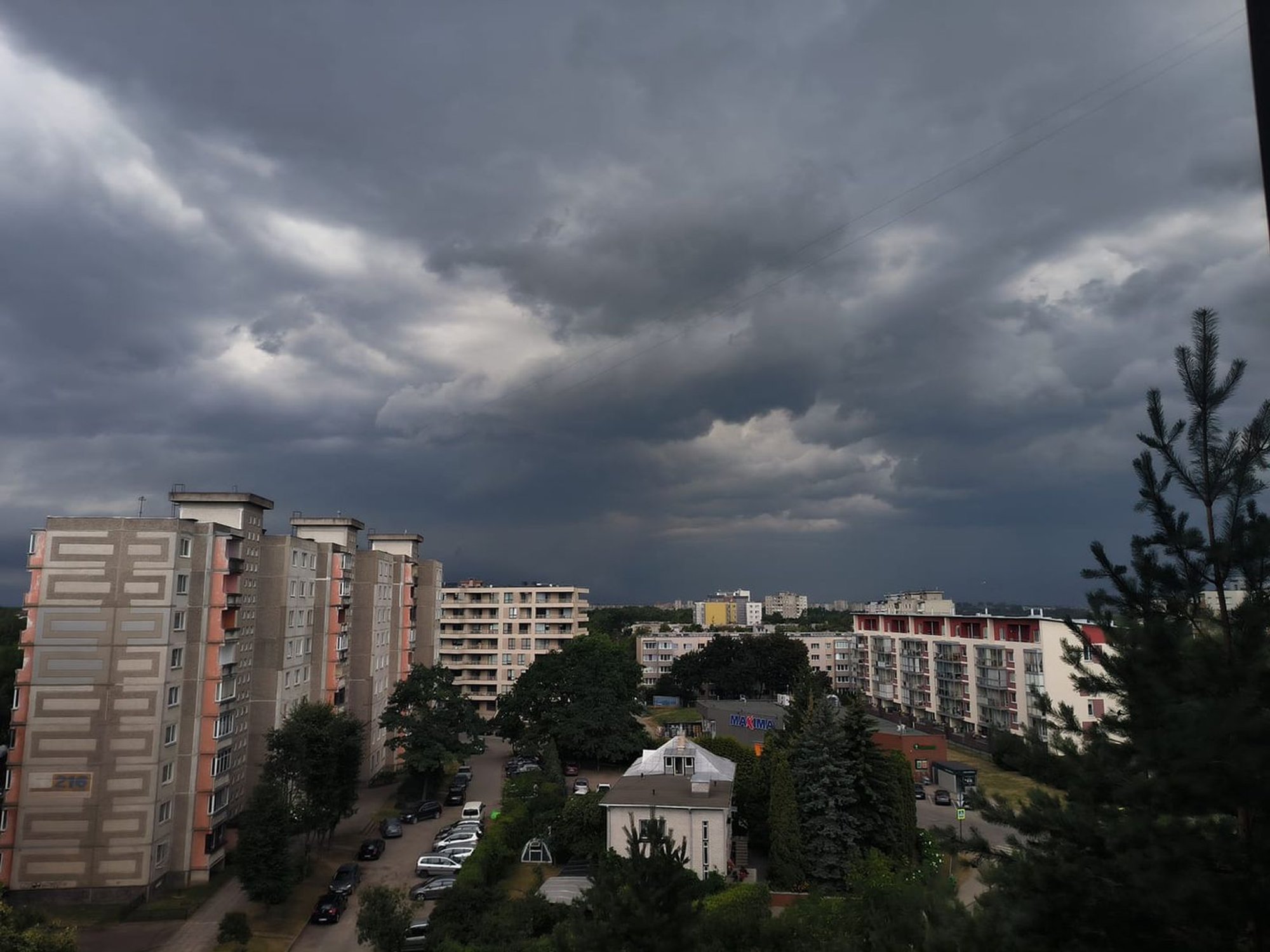 Cyclone Approaches Lithuania, Bringing Wind and Rain