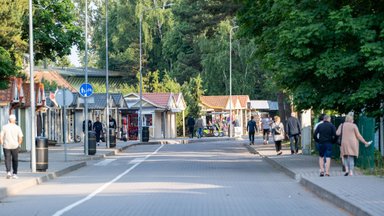 Pirmą kartą Šventojoje: apie tualetų trūkumą ir padavėjo akibrokštą