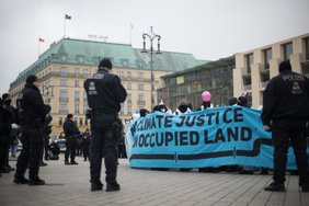 Klimato aktyvistai protestuoja prieš dujų konferenciją Berlyne