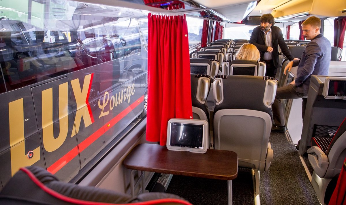 Nauji "Lux Express" autobusai