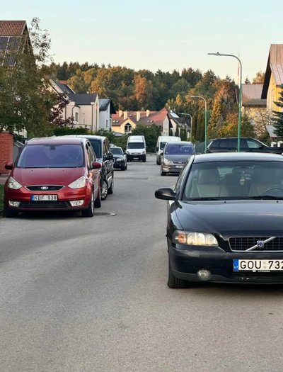 Eismo spūstys dėl Lazdynėlių g. remonto Vilniuje