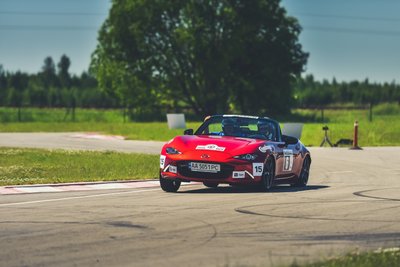 Žurnalistų ralyje debiutuos "Mazda Red Dot Team"