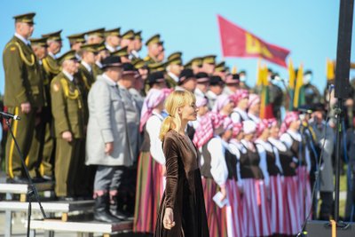 Kryžkalnyje atidengtas monumentas Lietuvos partizanams - kovotojams už šalies nepriklausomybę. 