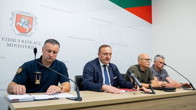 Tiesiogiai – iš VRM: spaudos konferencija dėl į Lietuvos oro erdvę įskridusio bepiločio orlaivio