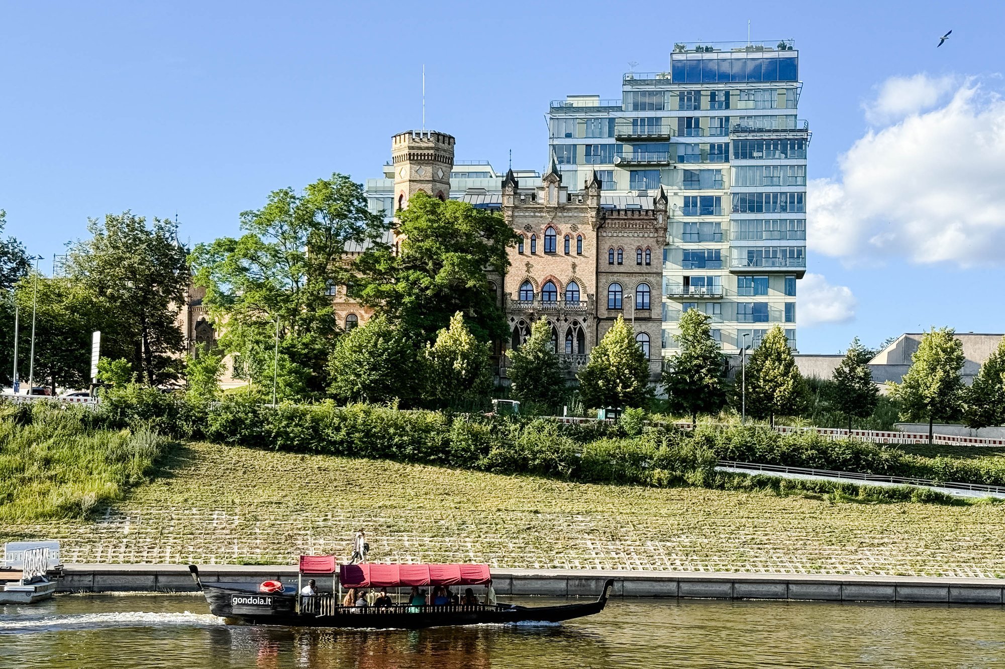Vilnius activists protest planned development along Neris River banks