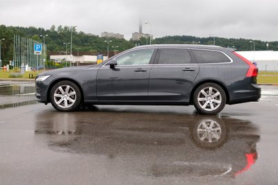 Volvo V90