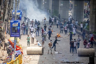 Protestuotojai Bangladeše šturmavo kalėjimą, išlaisvino „šimtus“ nuteistųjų