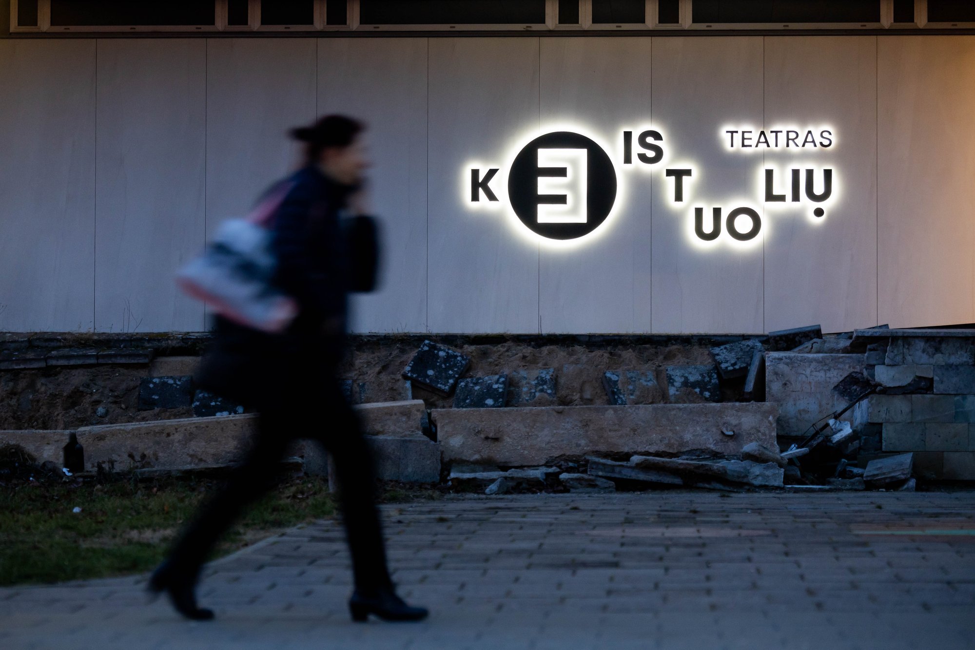 Lithuania's CPVA Eyes Peace Deal with Keistuoliai Theatre Amid Contract Dispute