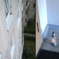 Susipykę su kaimynais, prie durų rado degančią žvakę: papuolėme į baisią situaciją