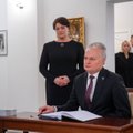 Президент Литвы с супругой почтили память Папы Римского