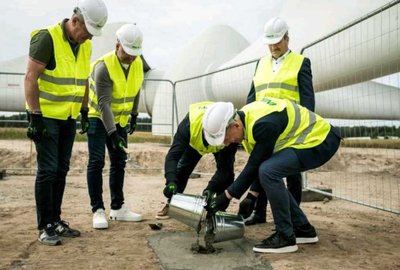 Vėjo parko statybos pradžia – simbolinė kapsulė jėgainės aikštelėje