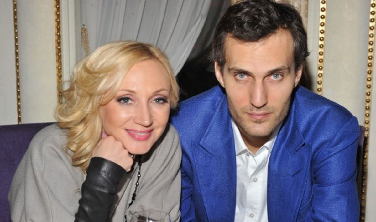 Люба сиқырды сорады Ұйықтап жатқан әйелді ренжітті watch online