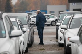 Persodinti lietuvių į šiuos automobilius nepavyko: prekybininkai įvardijo, ką gyventojai renkasi dažniausiai 