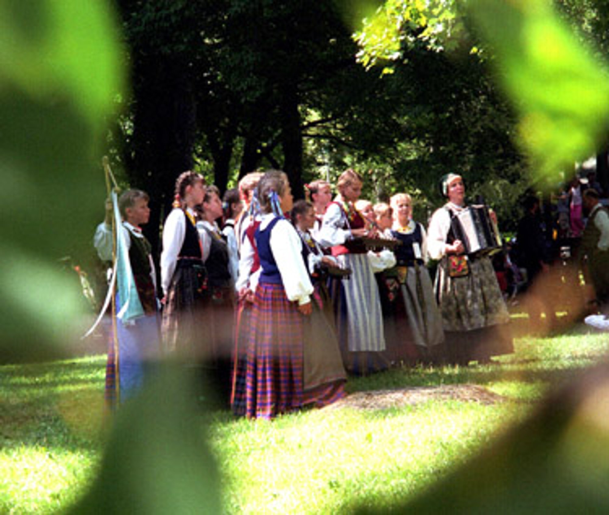 Dainų šventės jubiliejui Kaune dainuos tūkstančiai choristų - Delfi veidai