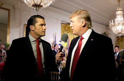 D. Trumpas į gynybos sekretoriaus postą pasiūlė TV kanalo „Fox News“ vedėją P. Hegsethą