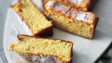 Velykų stalui – gaivus ananasinis keksas: receptas tiks net konditerijos naujokams