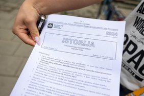 ?MSM siūlo istorijos egzamino ra?inio dal? ?vesti tik nuo 2029 m.