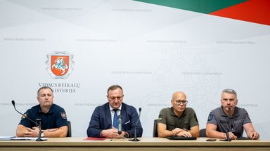 Tiesiogiai – iš VRM: spaudos konferencija dėl į Lietuvos oro erdvę įskridusio bepiločio orlaivio