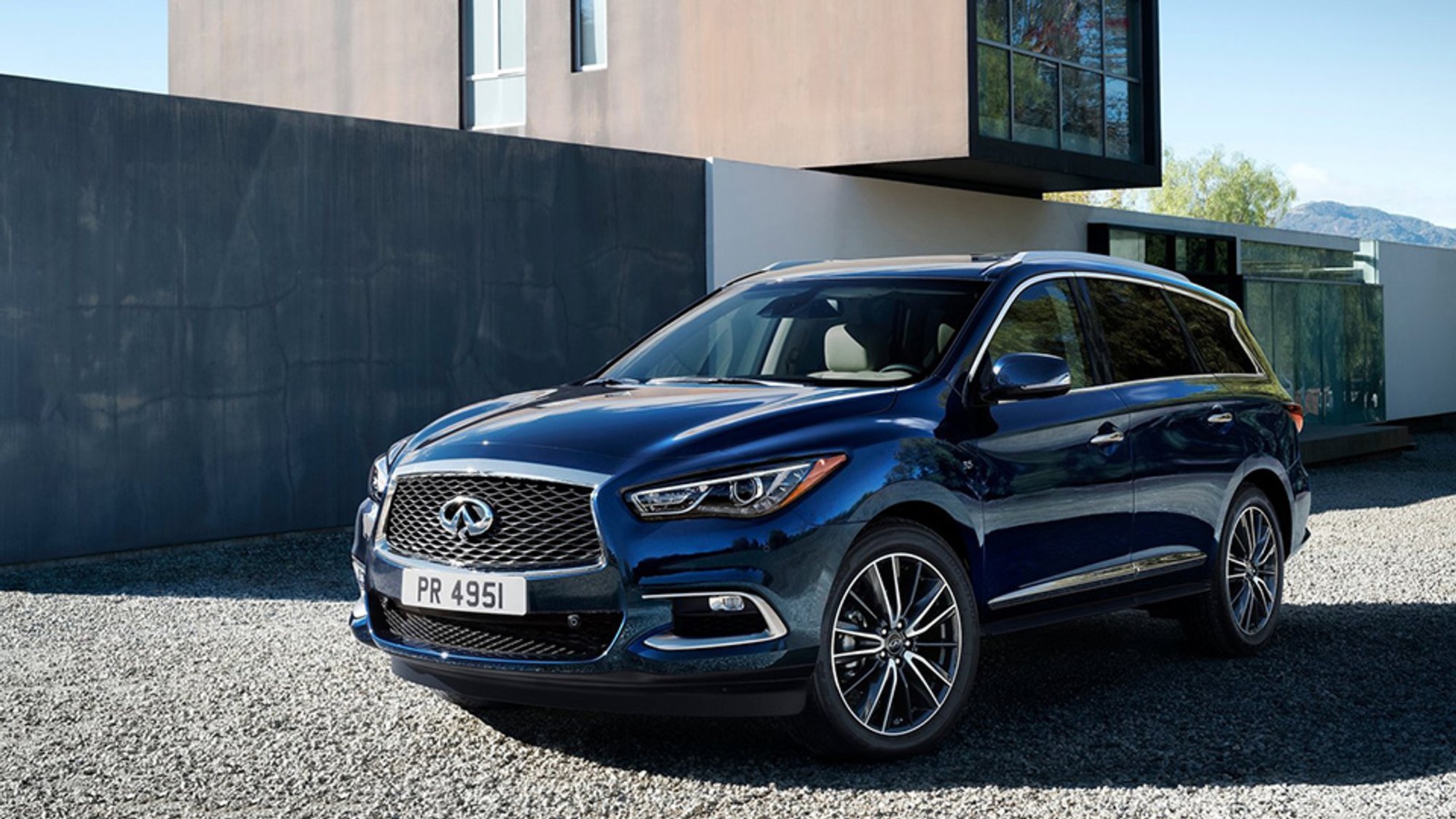 Infiniti“ atnaujino visureigį - Delfi auto