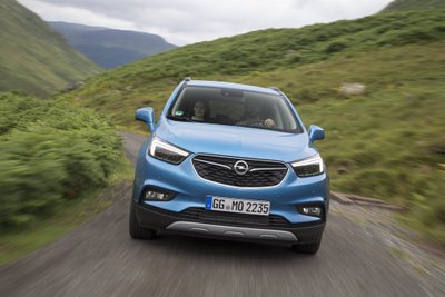 "Opel Mokka X" AFL žibintai yra išmanūs