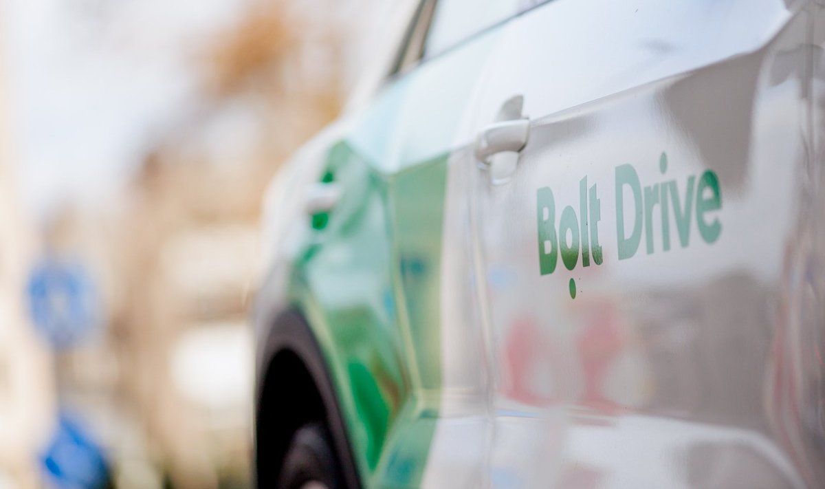 Bolt drive automobiliai