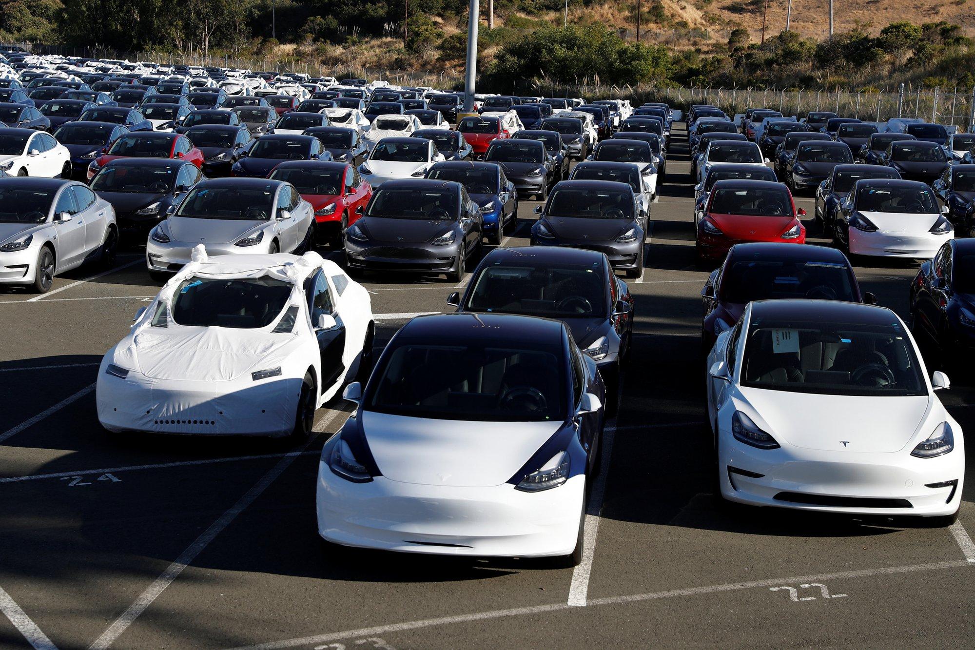 Tesla nur kainas Lietuvoje naudoti elektromobiliai skelbimuose kainuoja kaip nauji Europoje Delfi