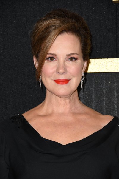 Elizabeth Perkins