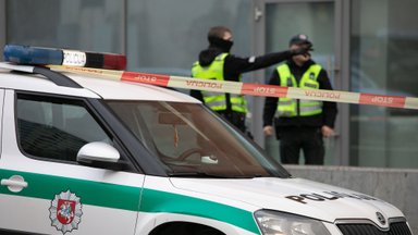 Prie daugiabučio namo Kaune rastas negyvo vyro kūnas